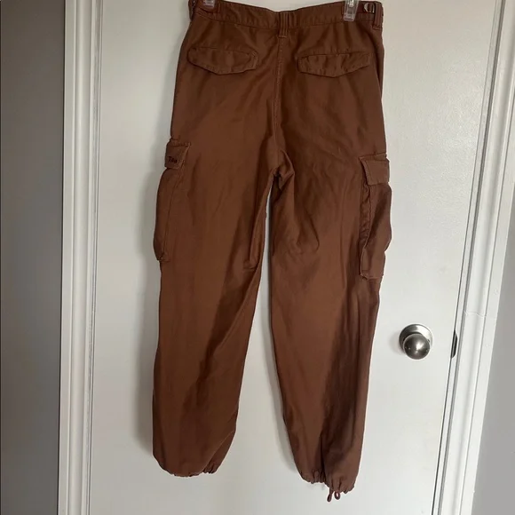 Aritizia Supply Cargo Pants - Picture 4 of 7